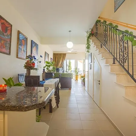 Art & Wellness Sunset Town House * Peyia